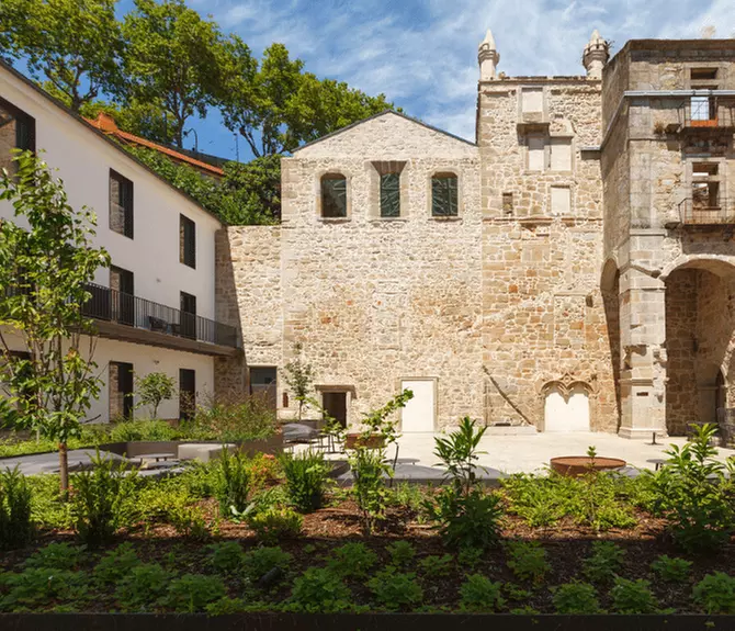 ✈ PORTOGALLO | Porto - Neya Porto Hotel 4*, 2 notti - Upgrade in om...