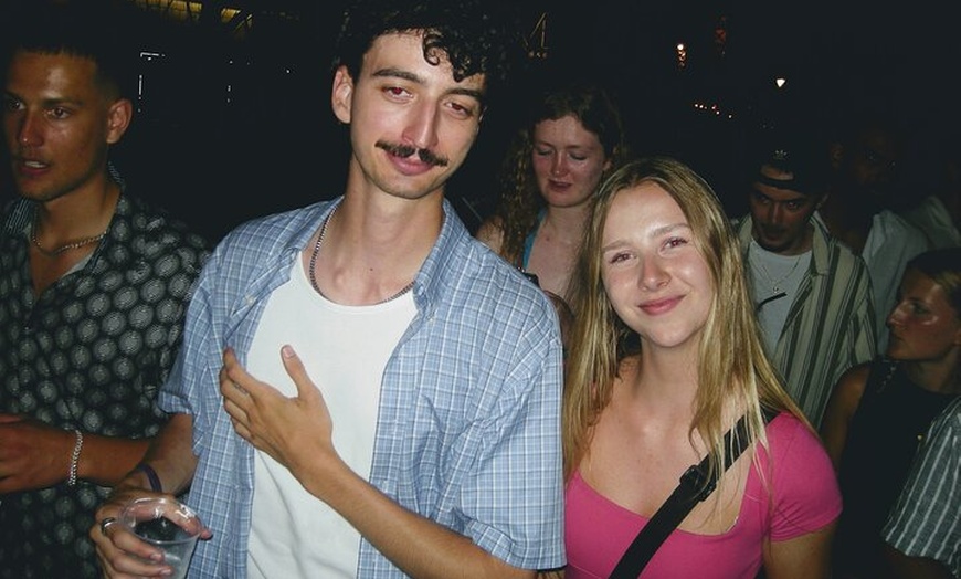 Image 41: OG Barcelona Night Adventure — 3 bares, 3 chupitos y entrada VIP al...