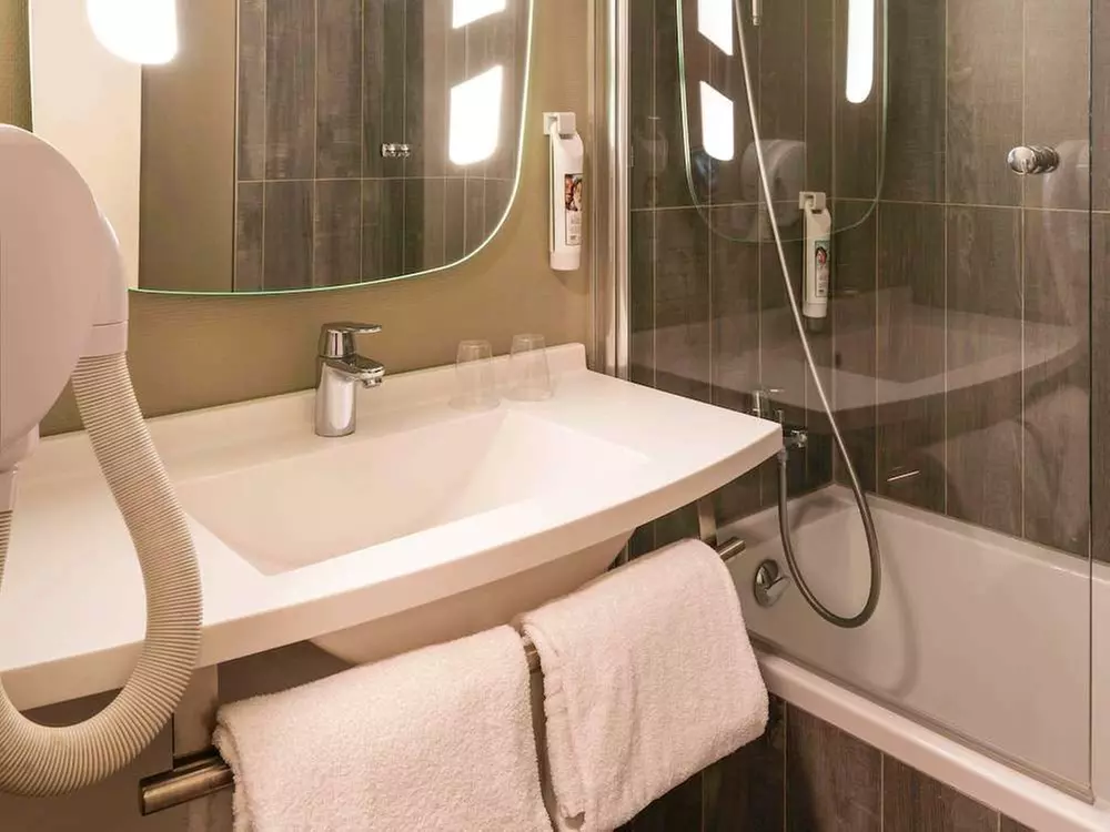 ✈ FRANKREICH | Paris - Ibis Paris Alesia Montparnasse 3*, 1 Nacht -...