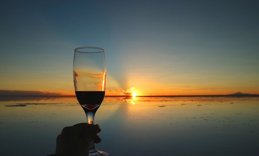 Image 2: VIP Sunset Tour in Cancun by Yacht