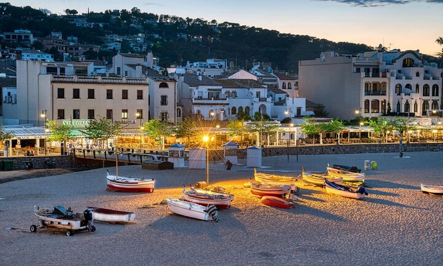 Image 12: Montserrat, Girona y Costa Brava Excursión de 12 horas desde Barcelona