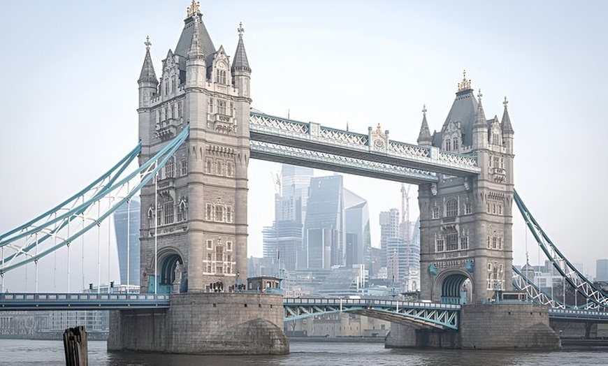 Image 3: Private Luxury Transfer Between London and Southampton