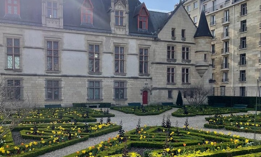 Image 28: Marais Highlights, Place des Vosges avec Victor Hugo & Bakery Tour