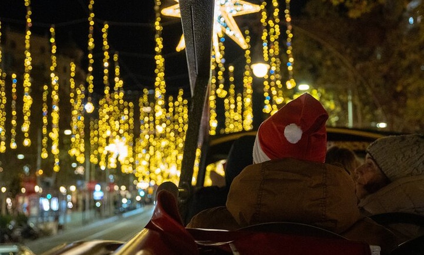 Image 3: Tour en autobús por las luces de Navidad de Barcelona