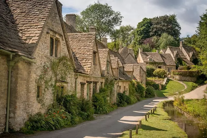 Explore The Cotswolds: Private Day Trip from London