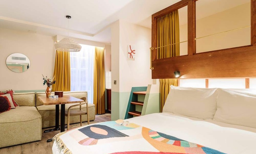 Image 1: ✈ IRLANDE DU NORD | Belfast - Room2 Belfast Hometel 4*, 2 nuit - Ci...