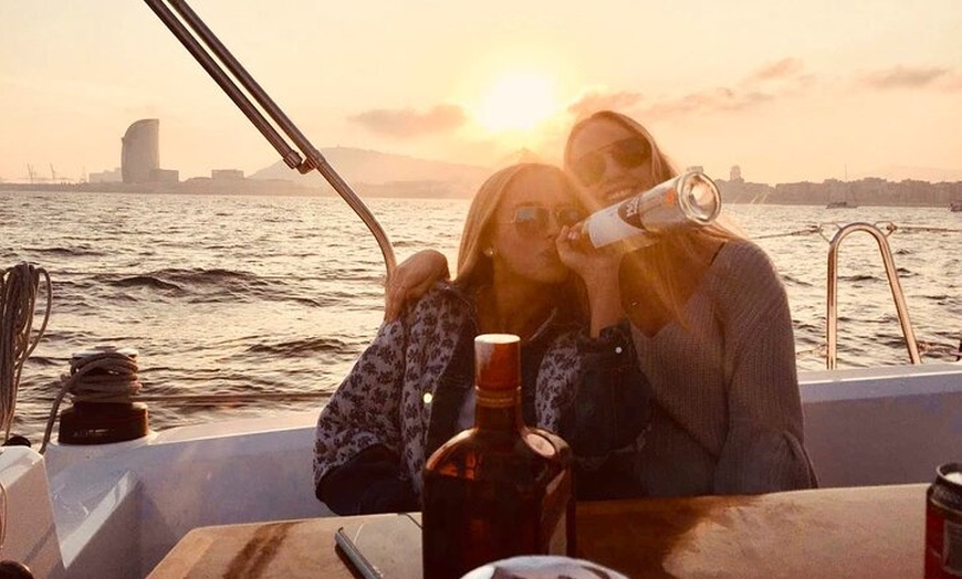 Image 9: Barcelona Sunset Private Saxiphone y barra libre