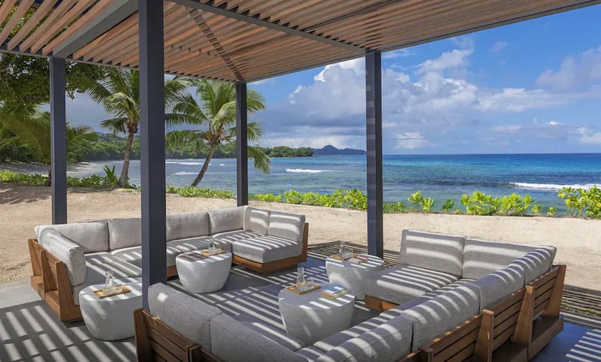 Image 9: ✈ SEYCHELLES | Île de Mahé - Avani+ Barbarons Seychelles 4*, 5 nuit...