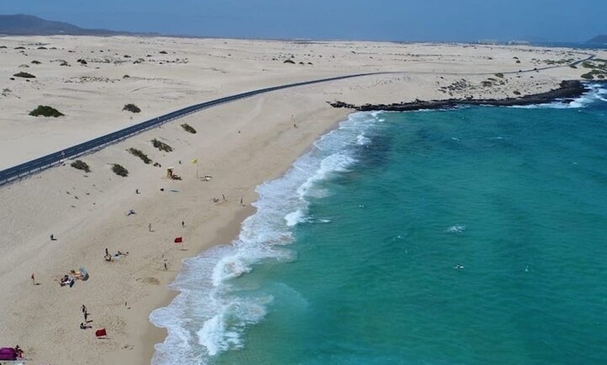 Image 2: Desde el Sur Fuerteventura Tour 4x4 Dunas de Corralejo y El Cotillo