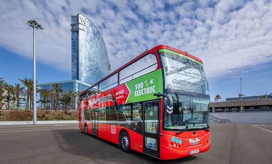 Image 12: Barcelona City Hop On Hop Off y FC Barcelona Immersive Tour