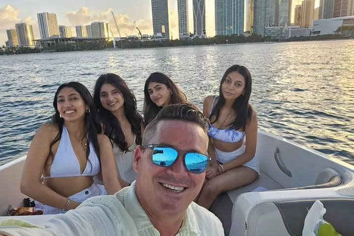 Miami: 2 Hour Private Yacht Cruise