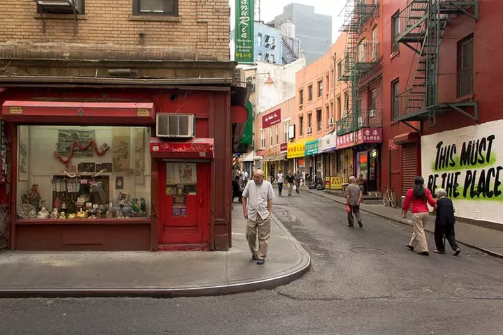 SoHo, Little Italy, and Chinatown Walking Tour in New York