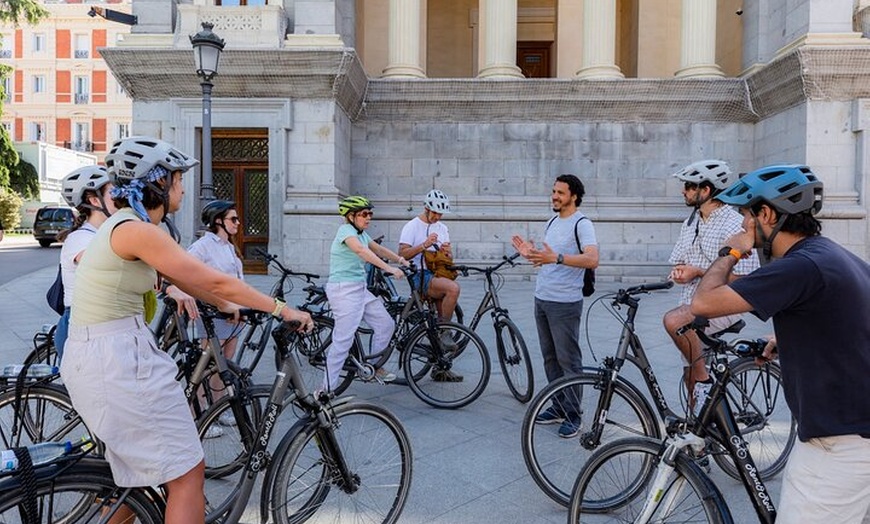 Image 8: Tour en bicicleta por lo más destacado de Madrid