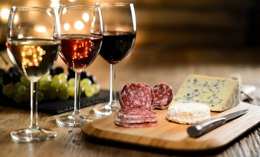 Image 2: Paris in a Day Louvre and Notre Dame with Lunch at Eiffel Tower