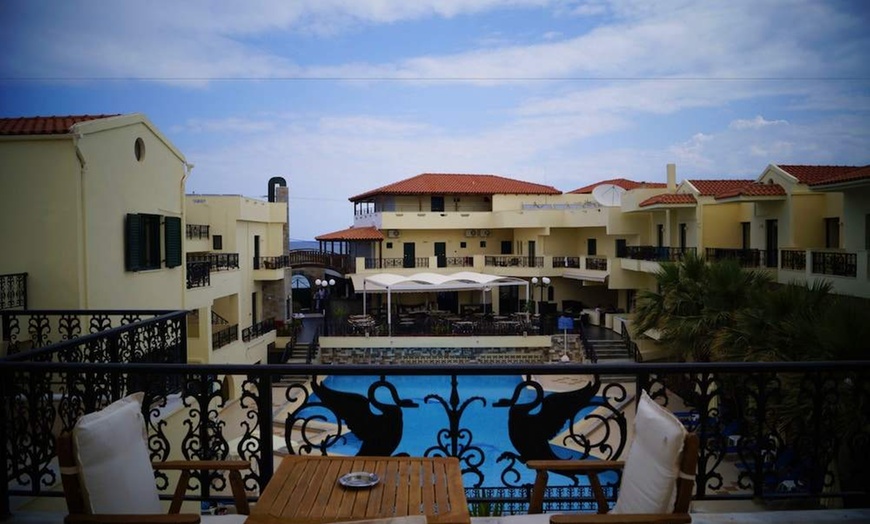 Image 34: ✈ KRETA | Kato Gouves - Diogenis Blue Palace Hotel 4* - Odkryty basen