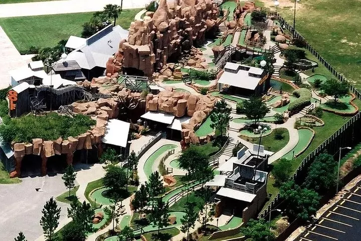 Bonanza Golf & Gifts Entry Ticket in Orlando