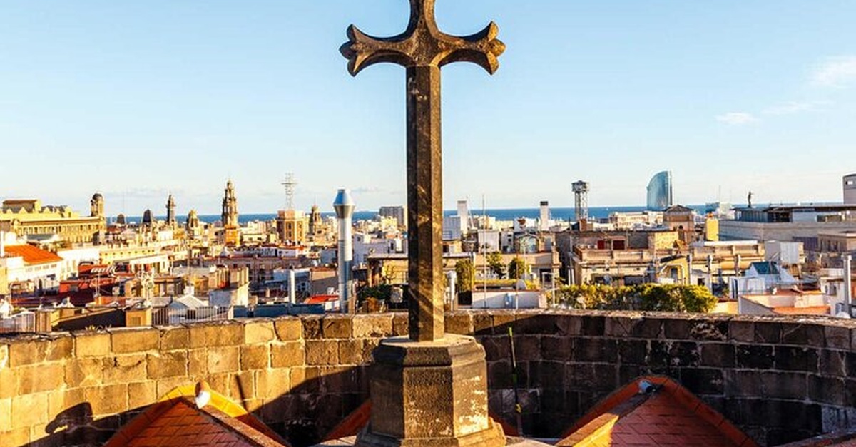 Tour privado con vistas y gastronomía catalana en Barcelona