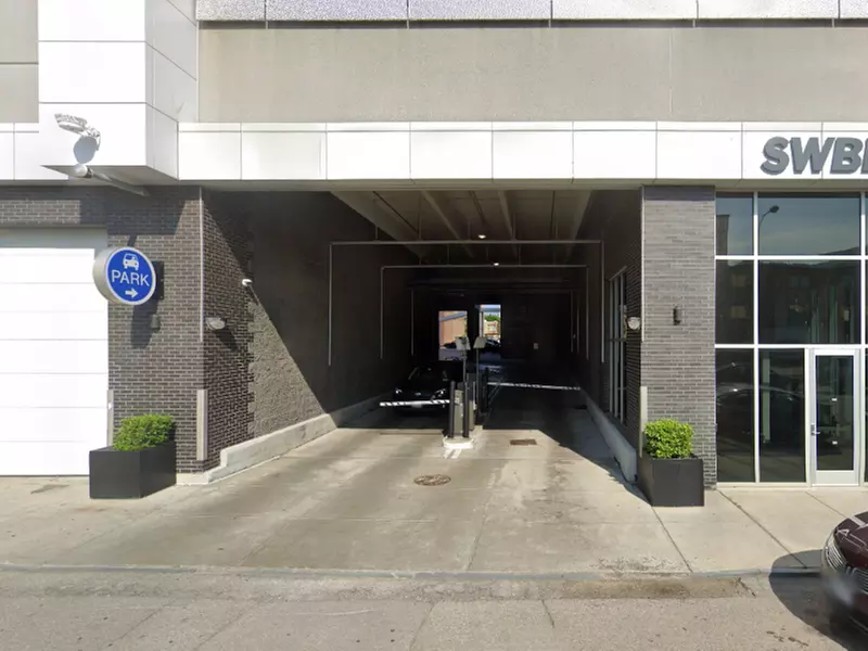 Parking at 500 Pearl St. Garage - P8038