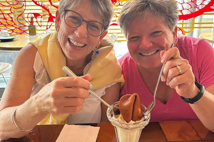 Bites & Brownstones: A Food Lover's Tour of Boston's Local Gems