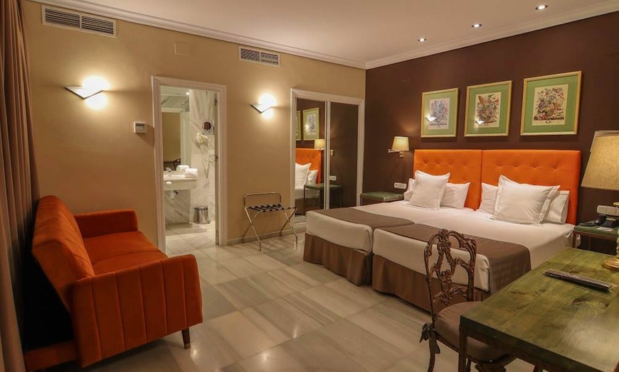 Image 2: ✈ SPANJE | Sevilla - San Gil 4*, 2 nachten - City break