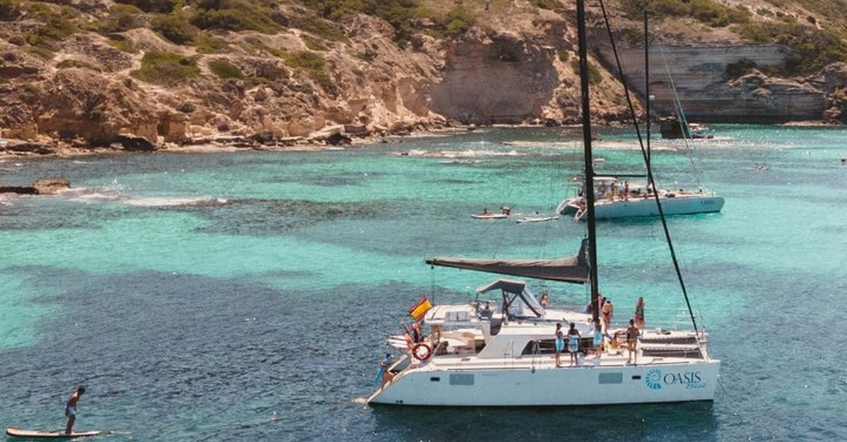 Oasis Catamaran, experiencia gastronómica en Palma de Mallorca