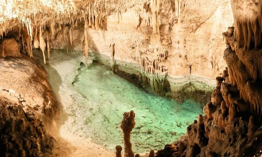 Image 2: Drach Caves Pearl Factory y visita al mercado local