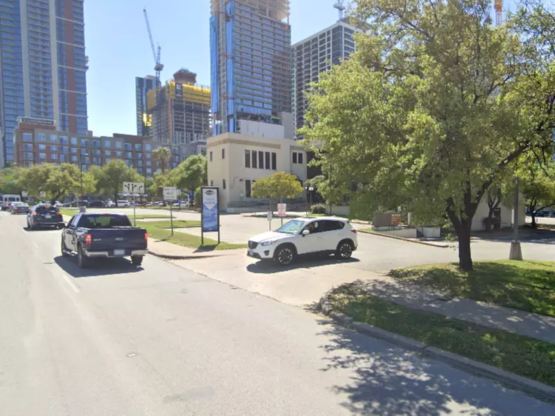 Parking at Palm Square Lot