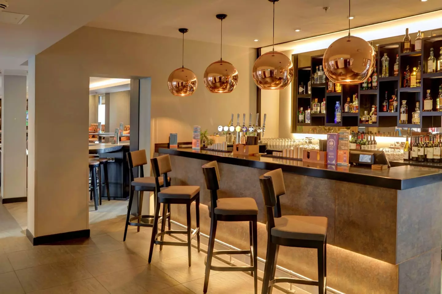 ✈ SCHOTTLAND | Edinburgh - Ten Hill Place Hotel 4*, 2 Nächte - City...