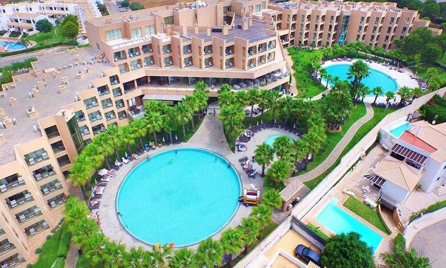 Image 15: ✈ ALGARVE | Albufeira - São Rafael Suites 5* - Piscine extérieure