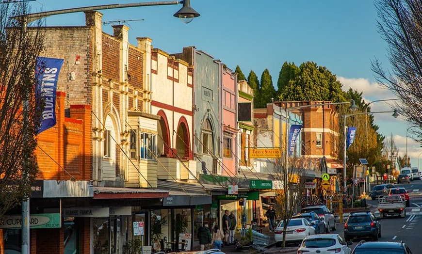 Image 7: Blue Mountains Mercedes Tour: Cockatoos, Cascades & Scenic World