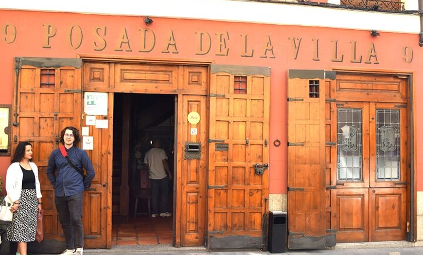 Image 18: Visita Guiada por Restaurantes Centenarios con Cena de Tapas