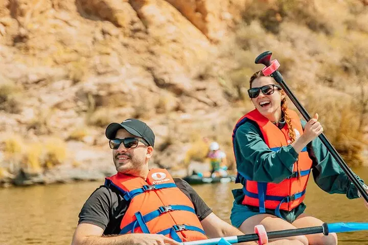 Guided Single Kayak Tour of Hidden Coves at Canyon Lake
