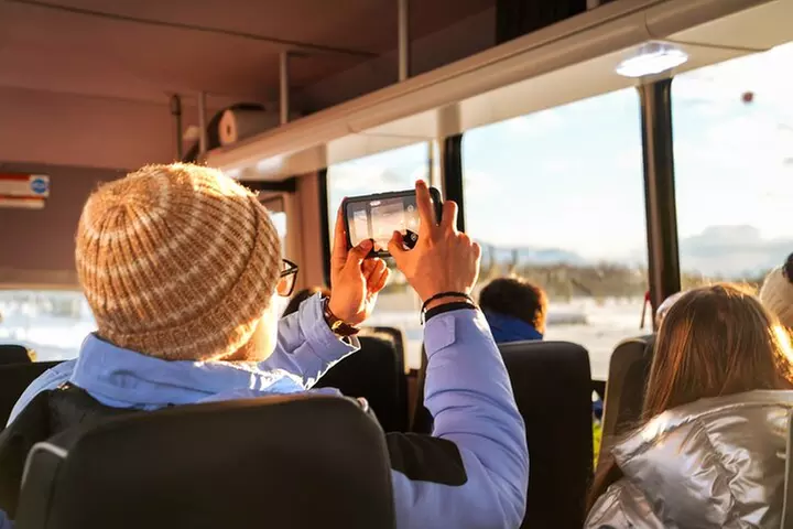 Anchorage's Winter City Tour = Samples + Stops + WildLife