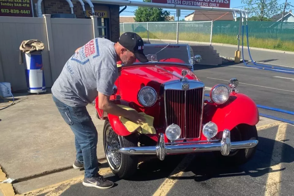 $21.50 For A Grand Slam Full Interior & Exterior Car Wash (Reg. $43)