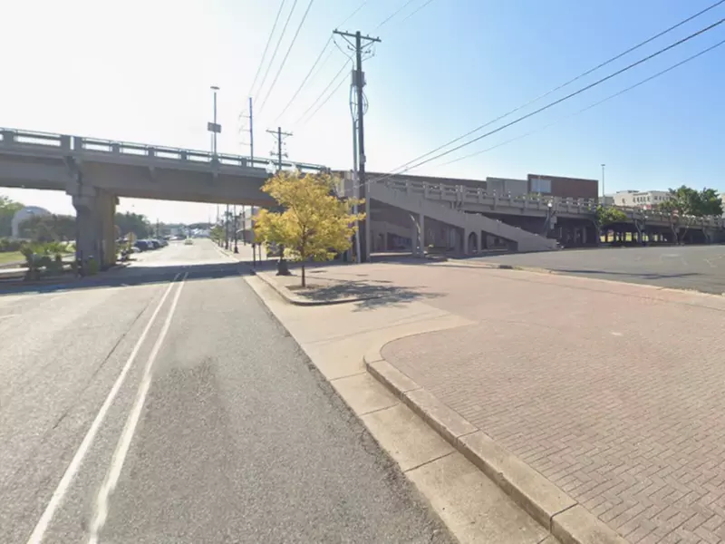 Parking at 410 Commerce St. Lot