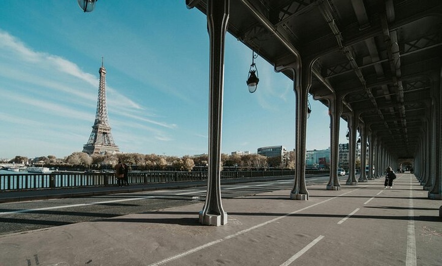 Image 3: Séance photo à Bir-Hakeim Vue: Perspectives parisiennes emblématiques