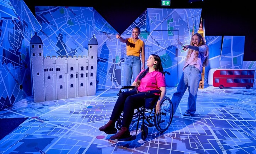 Image 4: The Friends Experience - The One in London