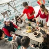 Image 5: Cata de vinos y tapas Premium de Barcelona en Catamarán - Grupo peq...