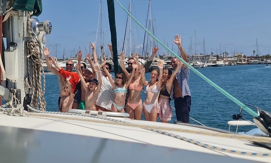 Image 5: Tour Experiencia Torrevieja con el Catamarán Apaelo