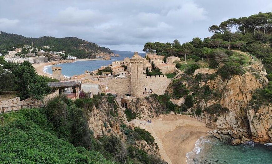 Image 13: Montserrat, Girona y Costa Brava Excursión de 12 horas desde Barcelona