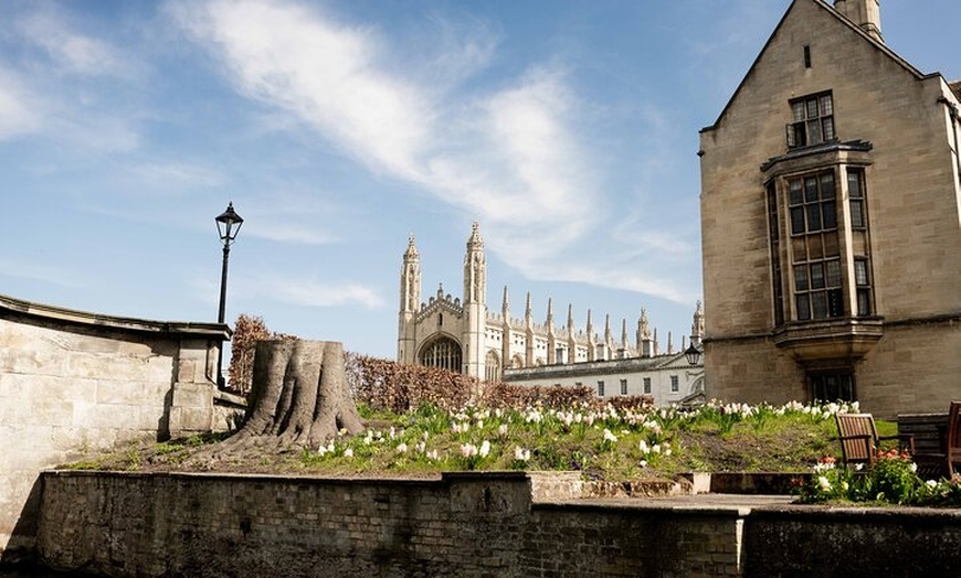 Image 5: Private | Cambridge Walk & Punt Tour by Alumni™ & King's Chapel