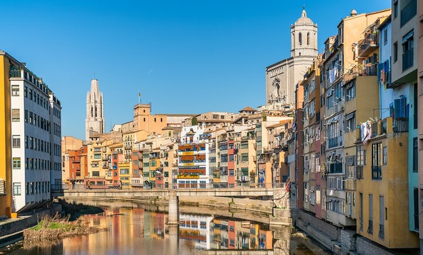 Image 12: Barcelona : Tour de 2 días por Montserrat, Girona y Costa Brava