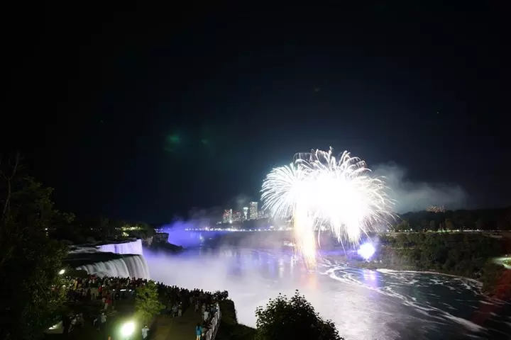 2-Day Best of Niagara Falls, Corning, Finger Lakes Tour from NYC