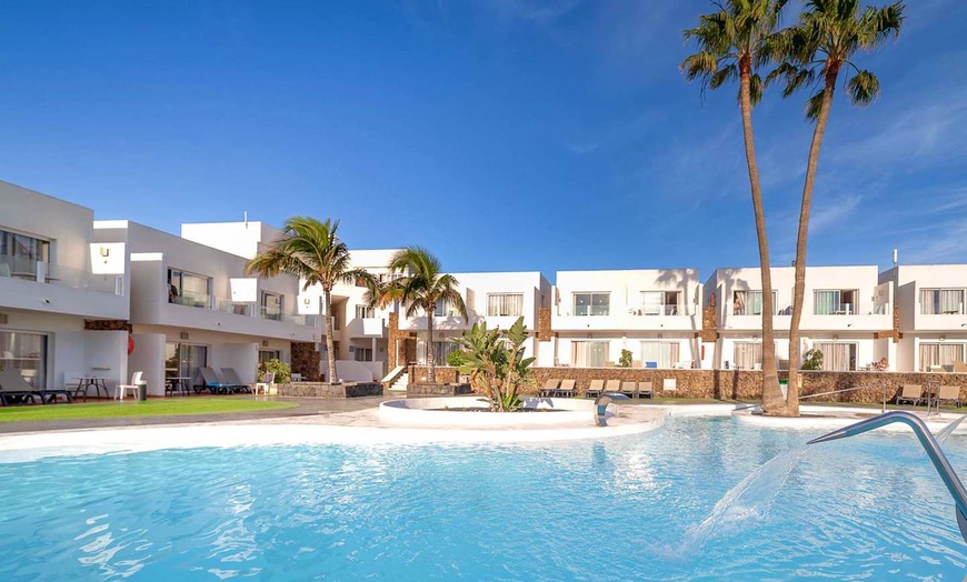 Image 2: ✈ LANZAROTE | Costa Teguise - Hotel Siroco - Adults Only 3*, 4 nach...