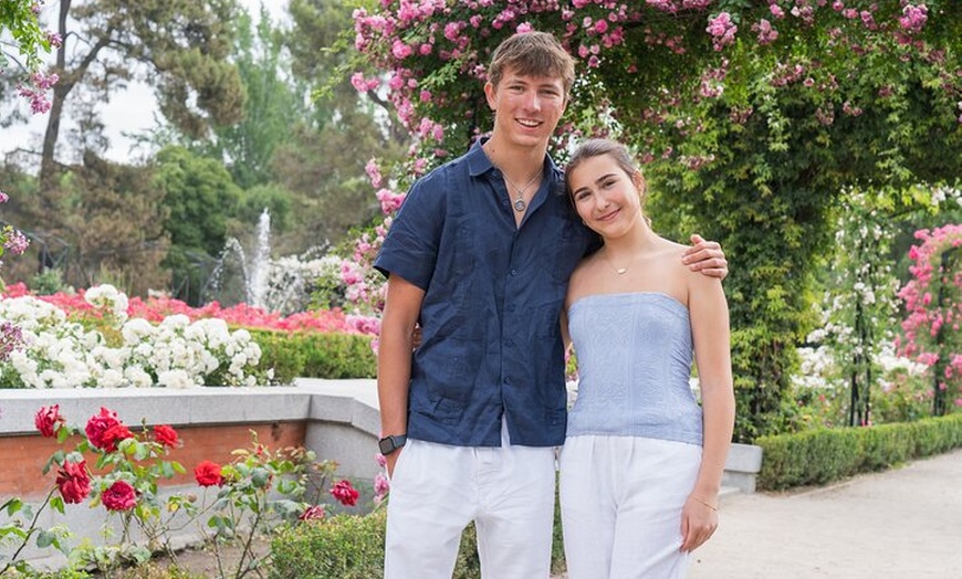 Image 19: Sesión de fotos profesional en el Parque del Retiro de Madrid