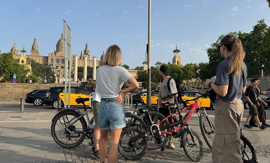 Image 10: Montjuic Barcelona: Tour panorámico en bicicleta eléctrica Vistas y...