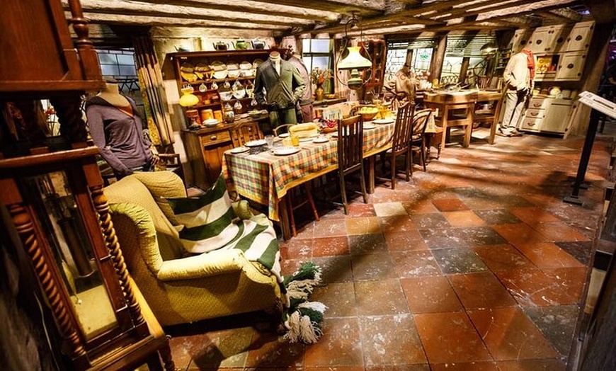 Image 7: Harry Potter Studio Private Transfer London Pick up or Drop off