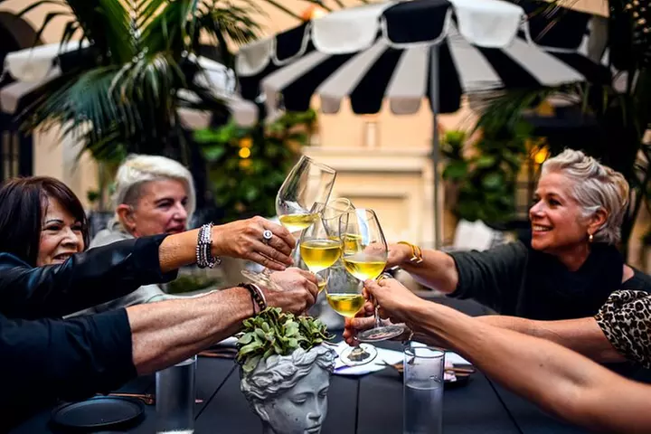 San Diego Gaslamp Food Tour with 6 Modern Californian Tastings