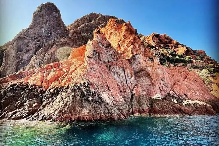 Excursion en Petit Comité dans la Réserve de Scandola