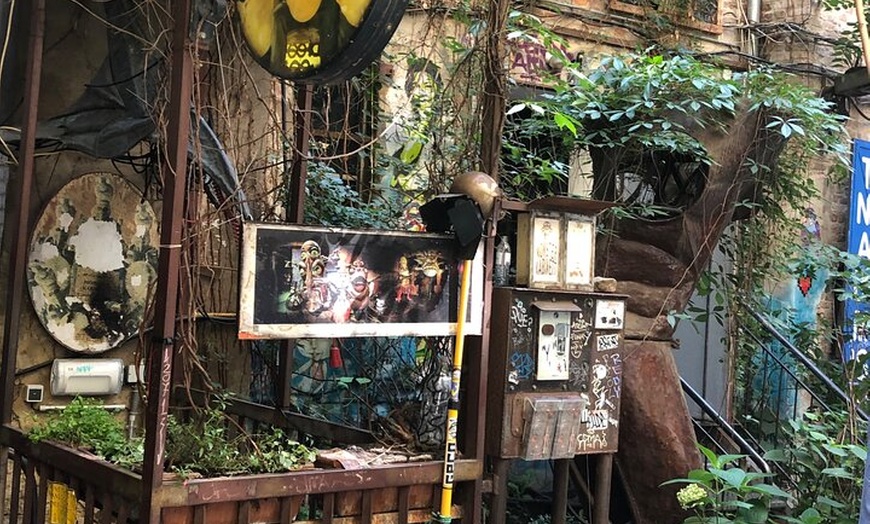 Image 10: Spaziergang durch Berlin jenseits der Touristenpfade: Stadtteile Kr...